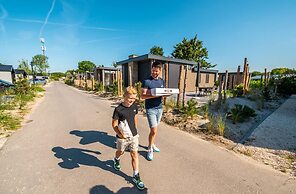 Modern Chalet With Combi Microwave, Near Rockanje