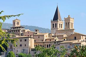 Holiday Home in Spello With Pool & Terrace