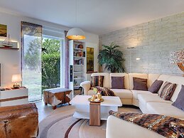 Villa in Novigrad With Pool Near Beach