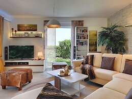 Villa in Novigrad With Pool Near Beach