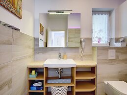 Villa in Novigrad With Pool Near Beach