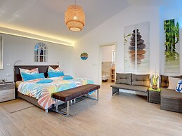 Villa in Novigrad With Pool Near Beach