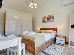 Holiday Home in Galizana With Pool & Beach