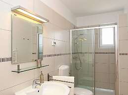 Apartment in Pula With Garden
