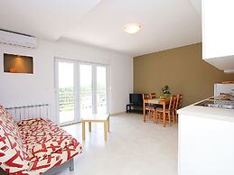 Apartment in Pula With Garden