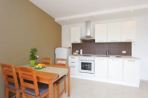 Apartment in Pula With Garden