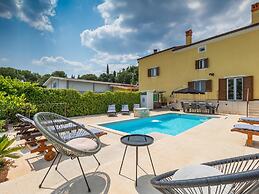 Holiday Home in Rovinjsko With Pool
