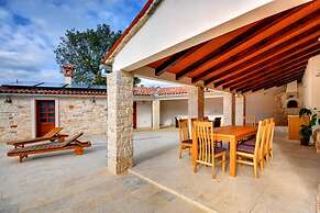 Holiday Home in Golas With Private Pool
