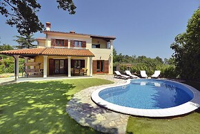 Holiday Home in Medulin With Pool