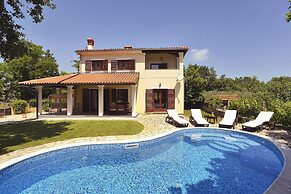 Holiday Home in Medulin With Pool