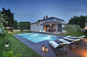 Villa in Pula Near Beach With Private Pool