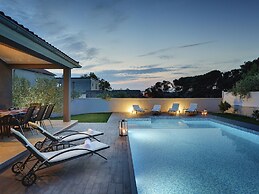 Villa in Pula Near Beach With Private Pool