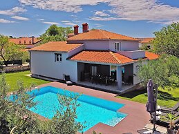 Villa in Pula Near Beach With Private Pool