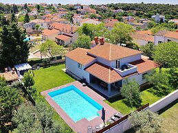 Villa in Pula Near Beach With Private Pool