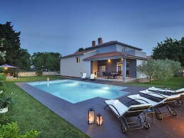 Villa in Pula Near Beach With Private Pool