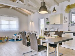 Modern Villa in Pula With Garden
