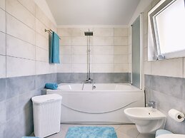 Villa in Pula With Pool & Parasol