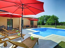 Villa in Pazin With Private Pool