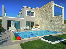 Villa in Plakias Near Beach & Pool