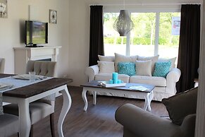Comfortable Chalet Located in Green Achterhoek