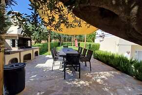 Villa With Private Pool, BBQ Area