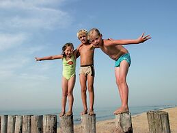 Modern Chalet With Sauna, Near Cosy Domburg