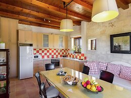 Villa in Kamisiana With Private Pool & Beach