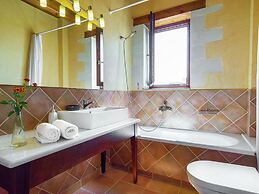 Villa in Kamisiana With Private Pool & Beach