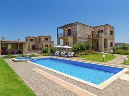 Villa in Kamisiana With Private Pool & Beach