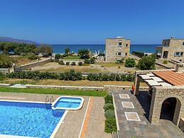 Villa in Kamisiana With Private Pool & Beach