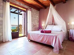 Villa in Kamisiana With Private Pool & Beach
