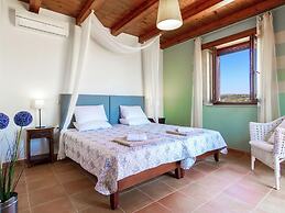 Villa in Kamisiana With Private Pool & Beach