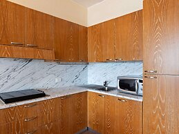 Spacious Apartment in Rancone With Lake View