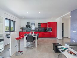 Villa in Novigrad With Private Pool and Beach