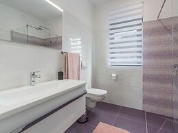 Villa in Novigrad With Private Pool and Beach
