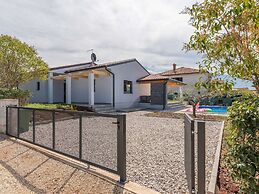 Villa in Novigrad With Private Pool and Beach