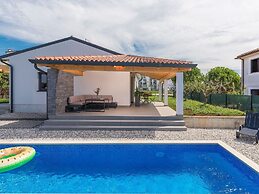 Villa in Novigrad With Private Pool and Beach