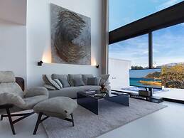 Villa in Buger With Rooftop Pool & Scenic Views