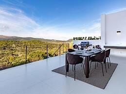 Villa in Buger With Rooftop Pool & Scenic Views