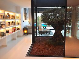 Villa in Buger With Rooftop Pool & Scenic Views