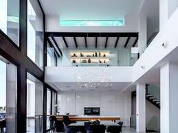Villa in Buger With Rooftop Pool & Scenic Views