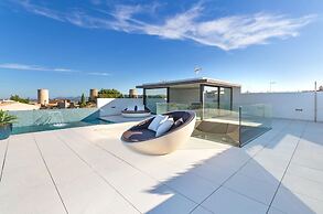 Villa in Buger With Rooftop Pool & Scenic Views