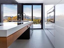 Villa in Buger With Rooftop Pool & Scenic Views
