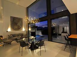 Villa in Buger With Rooftop Pool & Scenic Views