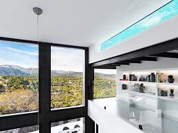 Villa in Buger With Rooftop Pool & Scenic Views