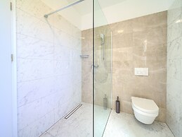 Villa in Cres With Sea Views & Pool