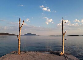 Villa in Cres With Sea Views & Pool