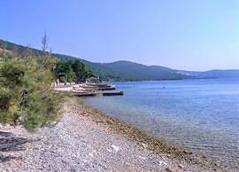 Villa in Cres With Sea Views & Pool