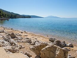 Villa in Cres With Sea Views & Pool
