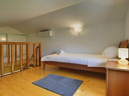 Villa in Peroj With Private Pool & Near Beach